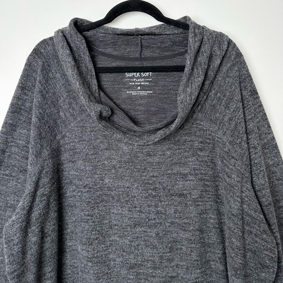 Torrid Charcoal Gray Super Soft Plush Cowl Neck Raglan Tunic Sweatshirt - Picture 9 of 15